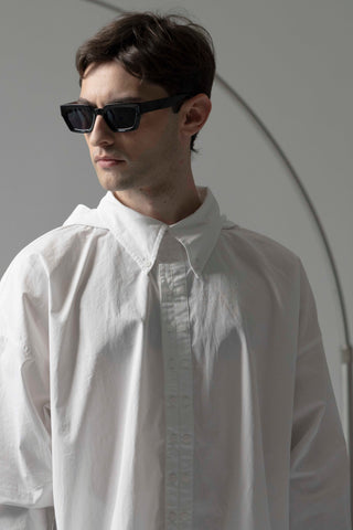 Das Shirt mit abnehmbarer Kapuze